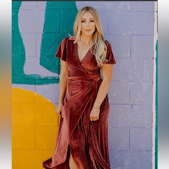 NWT Baltic Born Ribbed Velvet Short Sleeve True Wrap Maxi Dress Size M Dark Rose - Picture 2 of 6